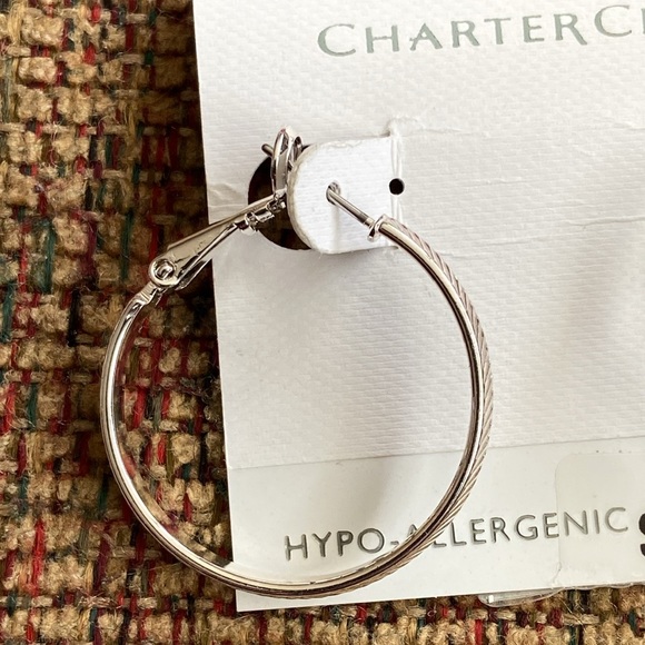 NWT Charter Club Silver Tone Medium Chevron Omega Hoop Earrings Hypoallergenic - Picture 5 of 6